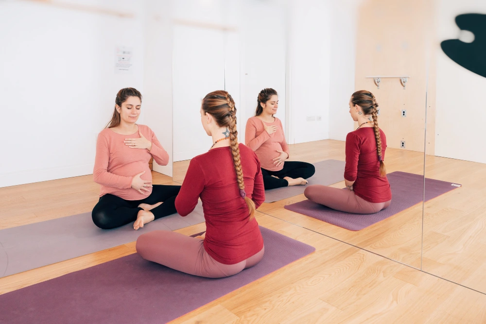 Yoga in gravidanza i benefici: consapevolezza del potere del respiro
