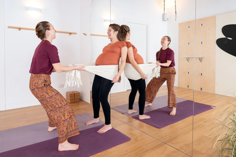 Posizione in piedi per partorire